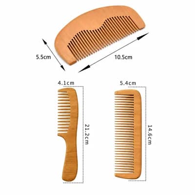 The three combs with their sizes: 10.5 × 5.5 cm, 21.2 × 4.1 cm and 14.6 × 5.4 cm